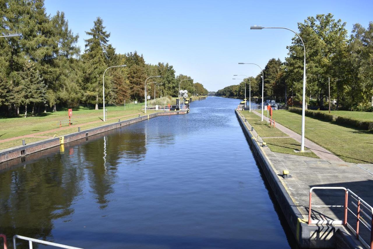 Pension Zur Schleuse Garni Am Elbe Luebeck - Kanal In Witzeeze Exteriör bild
