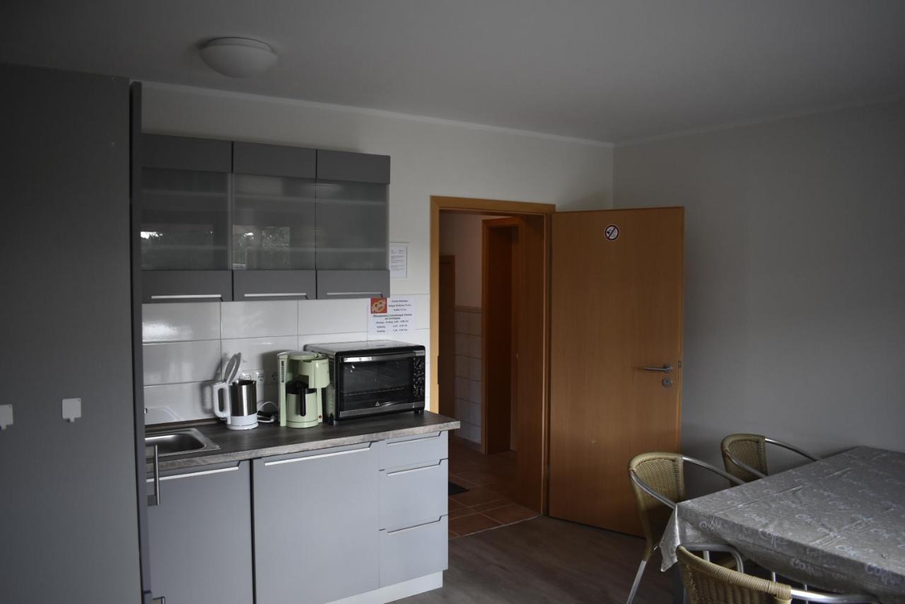 Pension Zur Schleuse Garni Am Elbe Luebeck - Kanal In Witzeeze Exteriör bild
