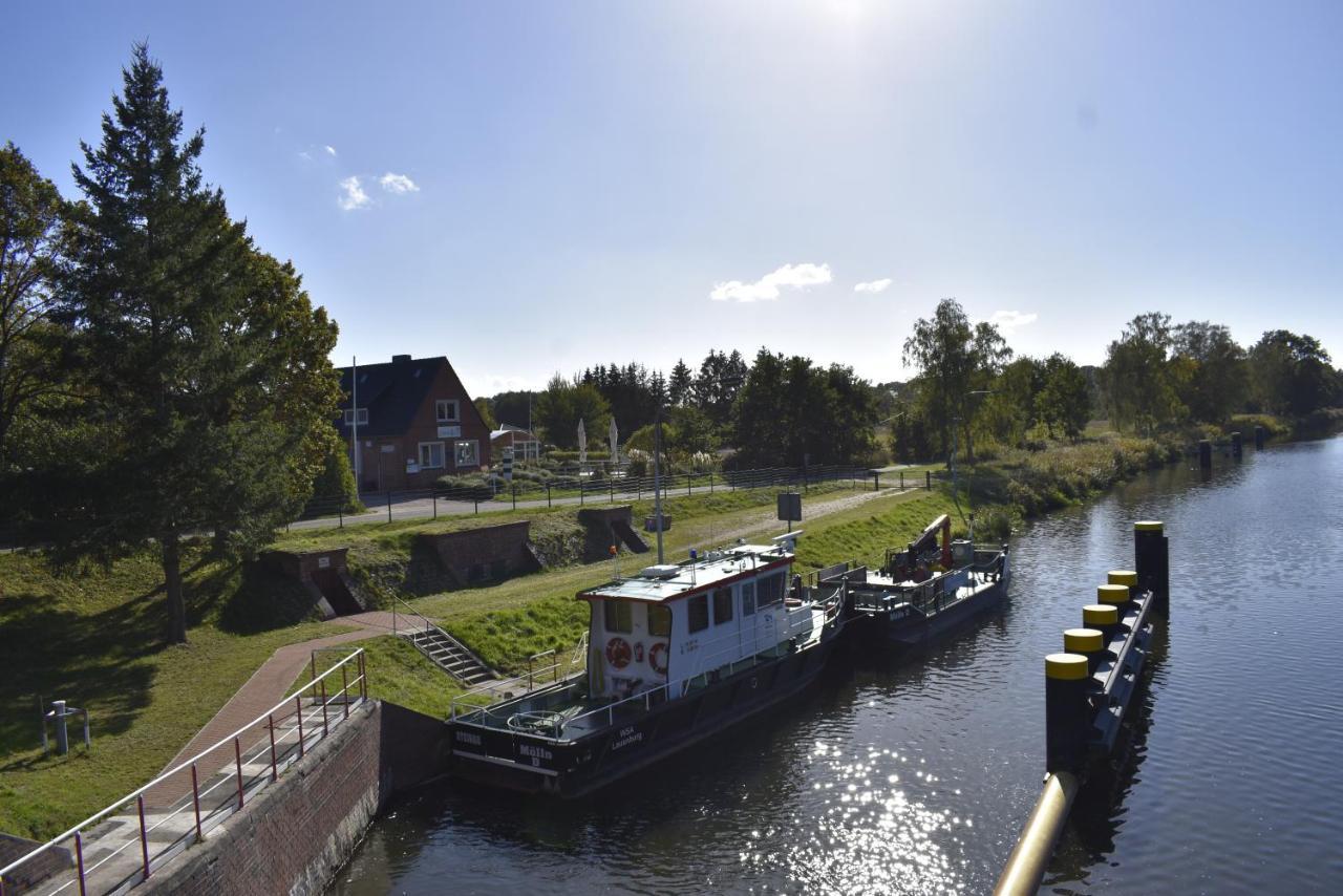 Pension Zur Schleuse Garni Am Elbe Luebeck - Kanal In Witzeeze Exteriör bild
