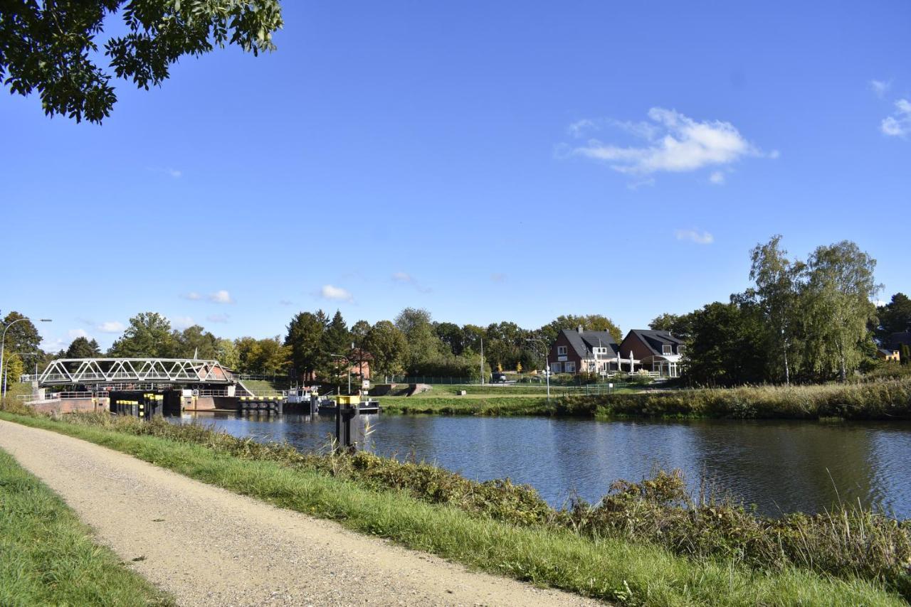 Pension Zur Schleuse Garni Am Elbe Luebeck - Kanal In Witzeeze Exteriör bild