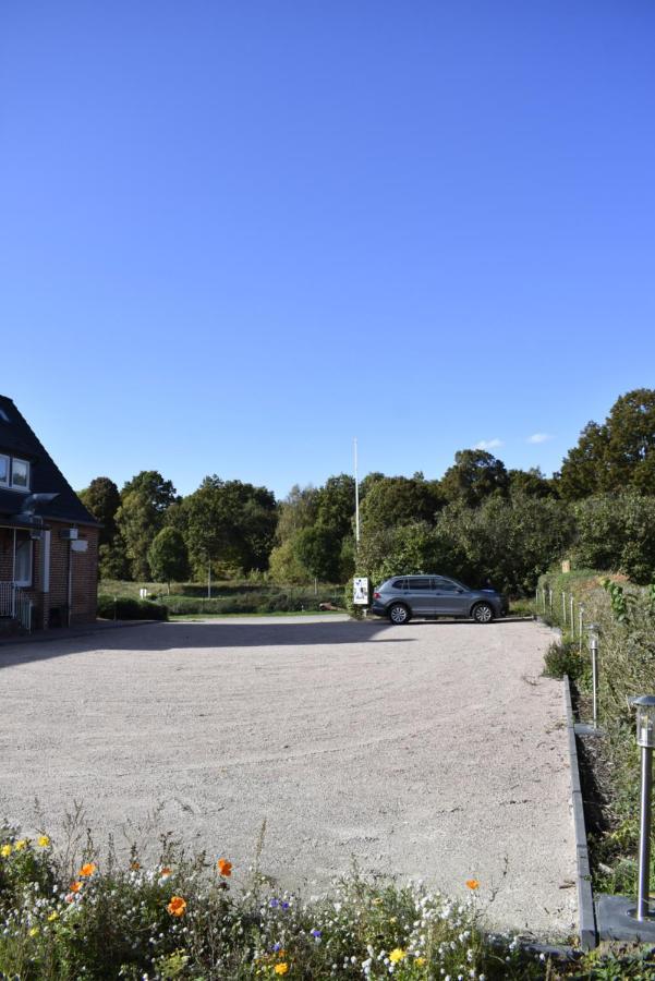 Pension Zur Schleuse Garni Am Elbe Luebeck - Kanal In Witzeeze Exteriör bild