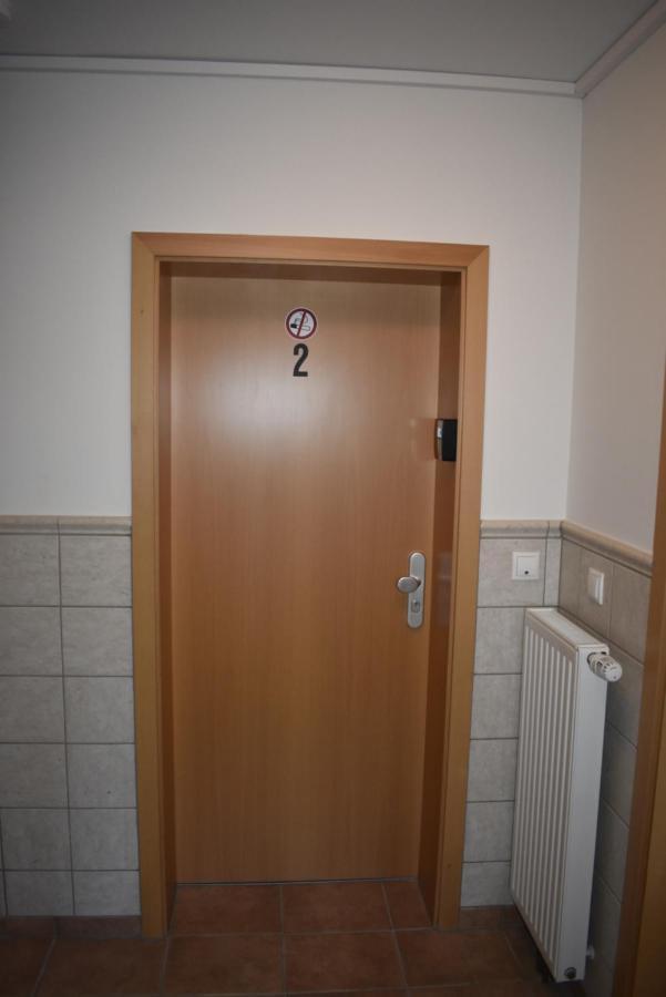 Pension Zur Schleuse Garni Am Elbe Luebeck - Kanal In Witzeeze Exteriör bild